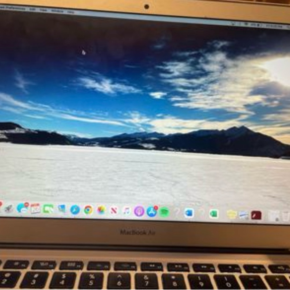 MacBook Air 2017 13” LIKE NEW